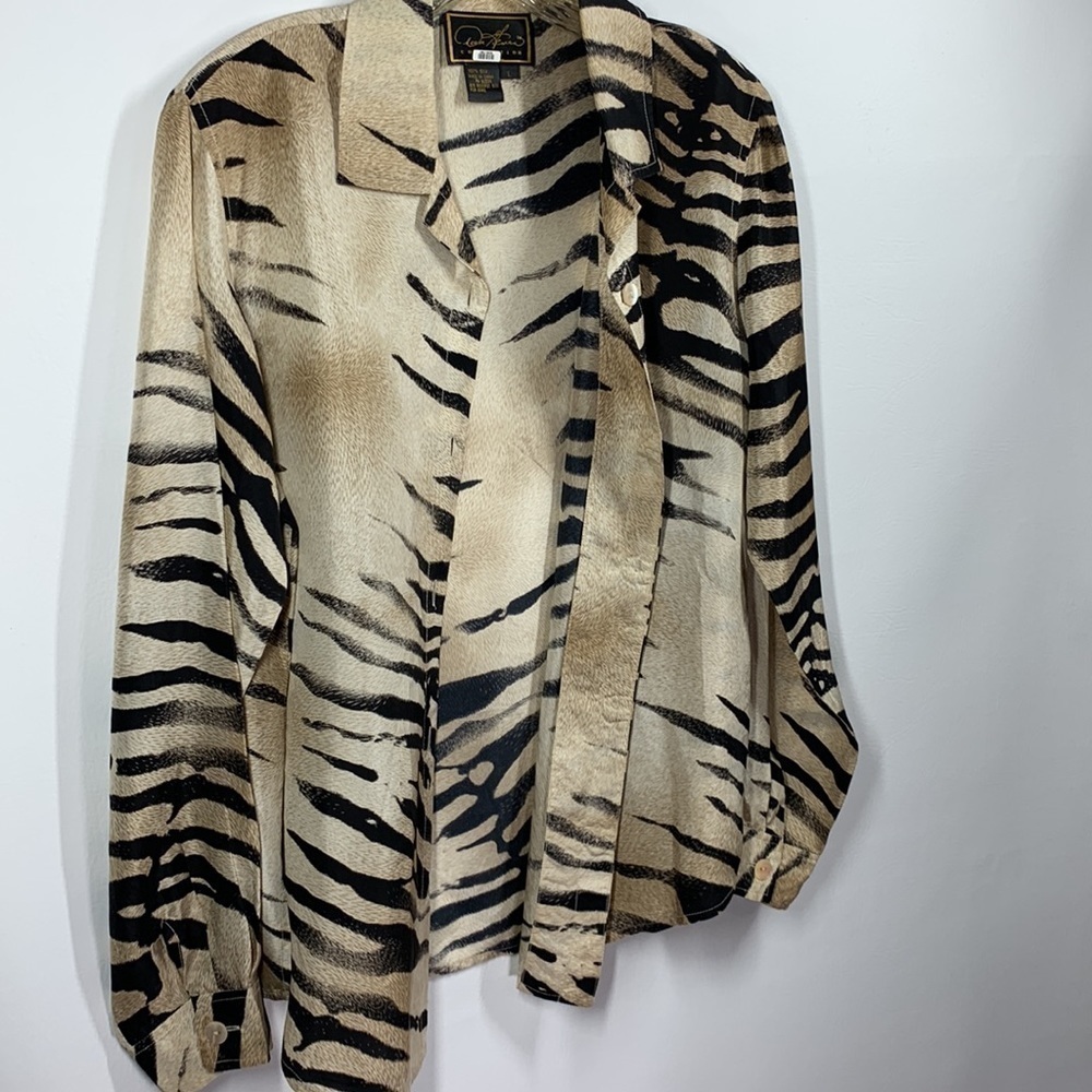 Vintage Diane Heman 100% Silk Tiger Graphic Button Down Shirt, L - Picture 3 of 5
